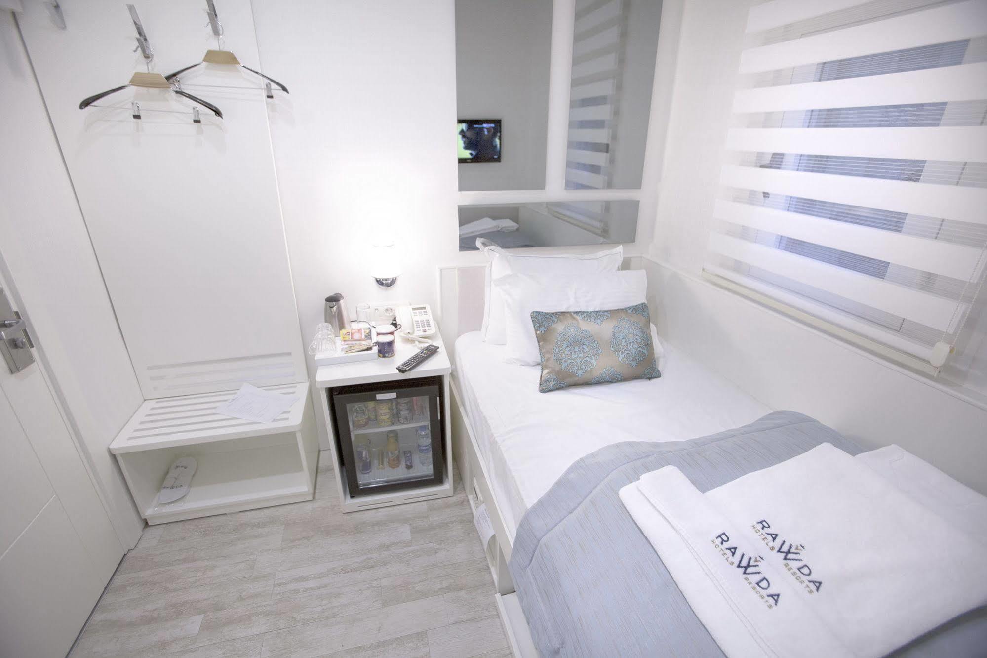 Rawda Hotel Bakirkoy Istanboel Buitenkant foto